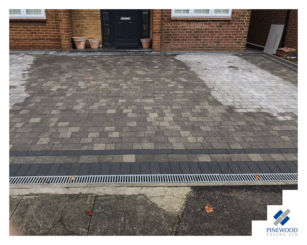 Silver haze driveway with double border in charcol